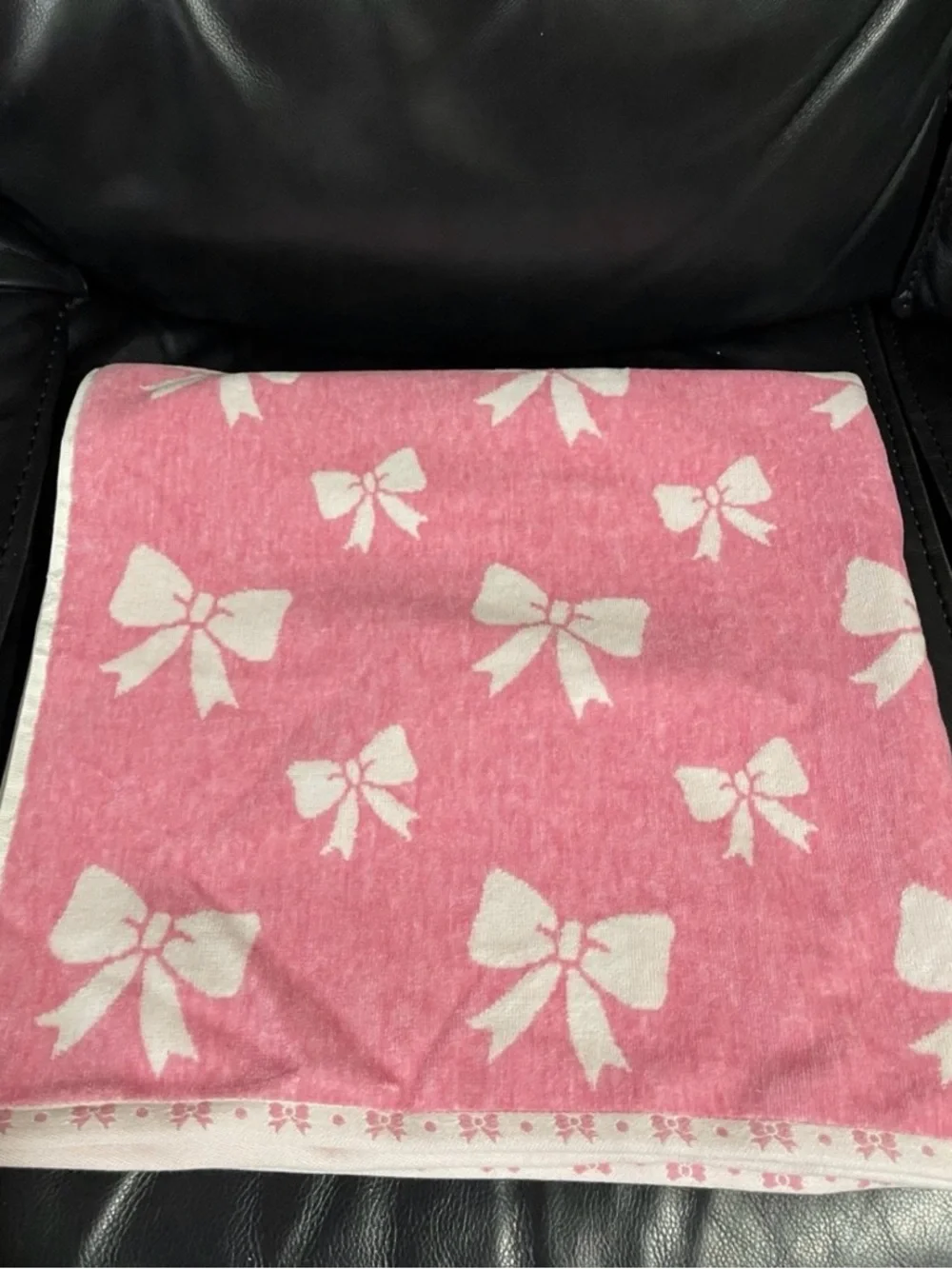 Bows Beach Towel - Pink Bows Beach Towel